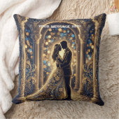 Coussin Une silhouette de mariés dans une étreinte (Couverture)