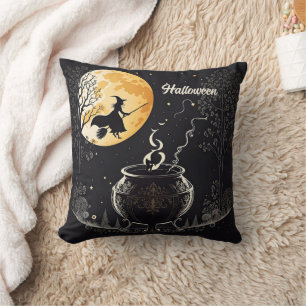Coussin Une sorcière brasse des potions sous la pleine lun