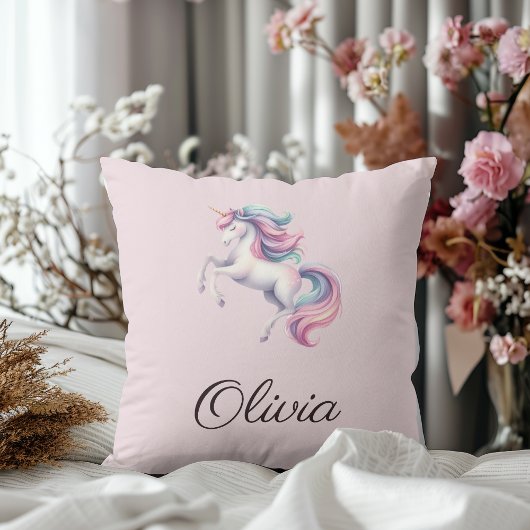 Coussin Unicorn Cute Watercolor Nom personnalisé