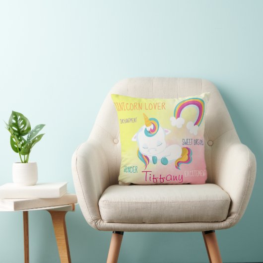 Coussin Unicorne couchant doux Conception arc-en-ciel (Chaise)