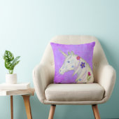 Coussin Unicorne de fleurs sur violet (Chaise)