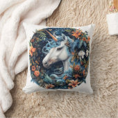 Coussin Unicorne et fleurs design imaginaire (Couverture)