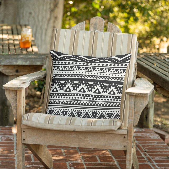 Coussin Unique Black Cream Ivory Zigzag Stripes Art Tribal (Chaise)