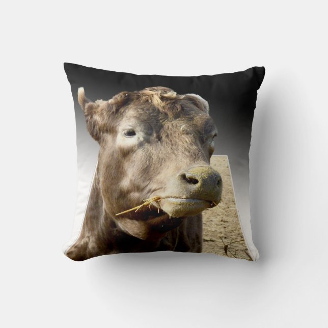 Coussin Vache Chewing Hay, Popout Art, Throw Cushion. (Recto)