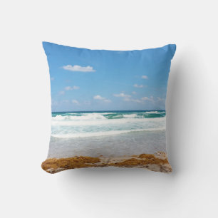 Coussin Vagues de ciel bleu s'écrasant sur la vue du rivag