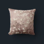 Coussin Van Gogh Almond Blossoms Beige<br><div class="desc">Fleurs d'amandes beiges douces Jetez de l'oreiller : Embrassez la beauté des fleurs d'amandes de Vincent Van Gogh avec nos fleurs d'amandes beiges douces Jetez de l'oreiller, avec l'oeuvre emblématique sur un cadre beige élégant. Qu'il s'agisse d'un accent décoratif ou d'un confort supplémentaire, cet oreiller de lancer devient un compagnon...</div>