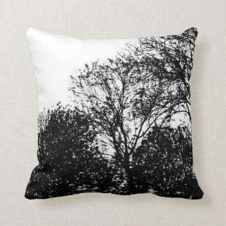 Coussin Vår - arbres en été (noir sur le blanc)