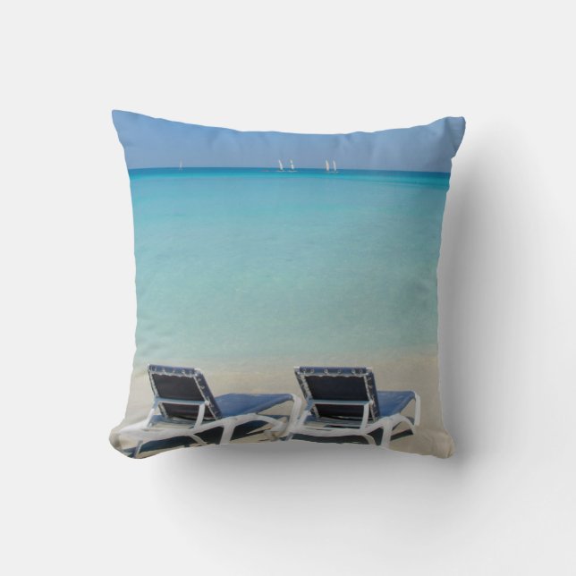 Coussin Varadero, Cuba. Sable et chaises de plage (Recto)