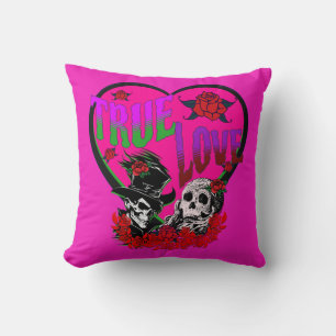 Coussin Véritable amour rose personnalisé Couple de crâne