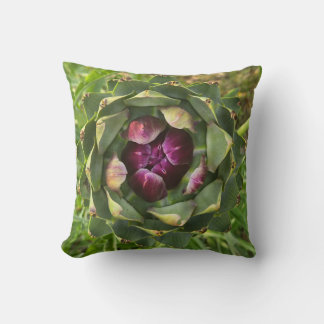 Coussin Vibrant Green and Purple Tuscan Artichoke