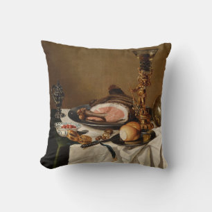 Coussin Vie morte avec jambon, livres et vaisseaux ornemen