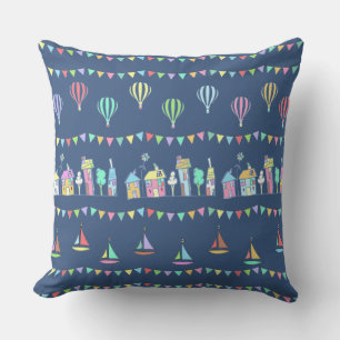 Coussin Ville côtière voiliers et décor de fanions motif b