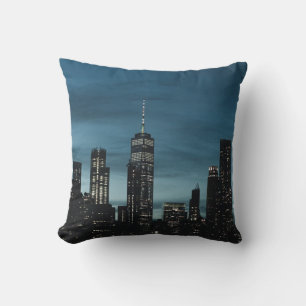 COUSSIN VILLE D'URBAN PENDANT LA NUIT