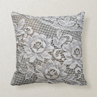 Coussin vintage de dentelle