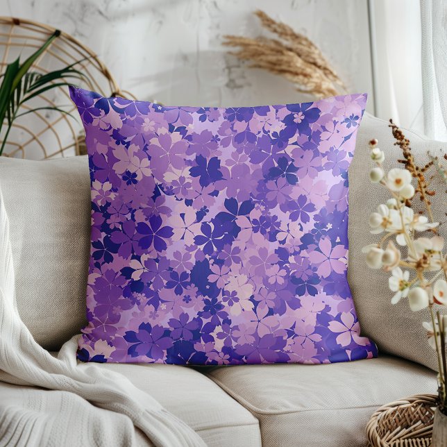 Coussin Violet Floral Élégant Violet Blossom Motif (Beautifully layered design of violet, lavender, and plum blossoms. )