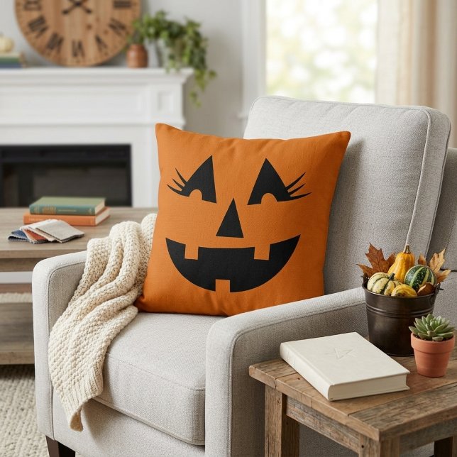 Coussin Visage Féminin de Citrouille Jack-O-Lantern (Girly Jack-O-Lantern Pumpkin Face Throw Pillow)