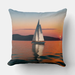 Coussin Voilier glissant sur des eaux calmes