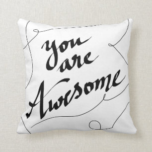 Coussin Vous êtes blanc impressionnant de noir de