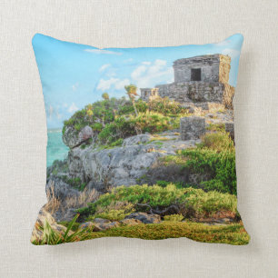 Coussin Vue des ruines de Tulum, Dieu de temple de vents,