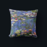 Coussin Water Lys 1916 Claude Monet Fine Art<br><div class="desc">Water Lilies fait partie d'une série de nombreuses peintures de fleurs de lys d'eau réalisées par Claude Monet,  artiste impressionniste français,  peignant les reflets de lumière,  de couleur et de nature dans l'eau de l'étang parmi les calottes.</div>