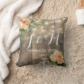 Coussin Wedding shower à cordes florales en bois rustique (Couverture)