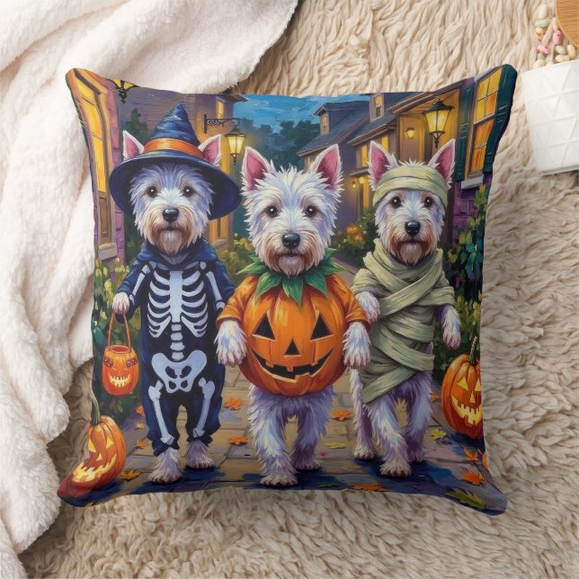 Coussin West Highland White Terrier In Halloween Costumes (Couverture)