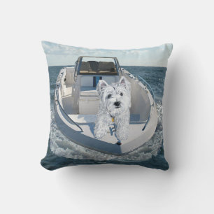 Coussin Westie sur l'oreiller du bateau