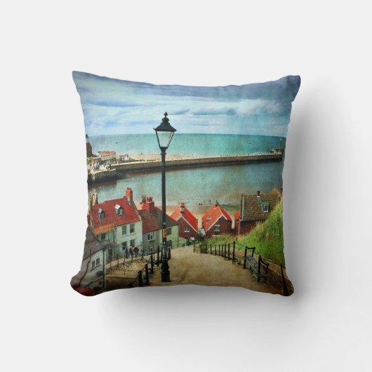 Coussin Whitby Harbour, 199 marches (Recto)