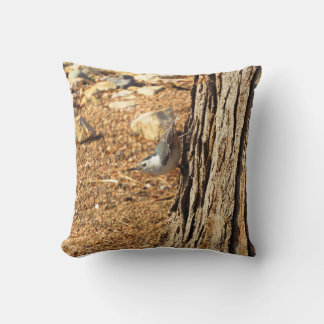 Coussin White-breasted Nuthatch Throw Pillow