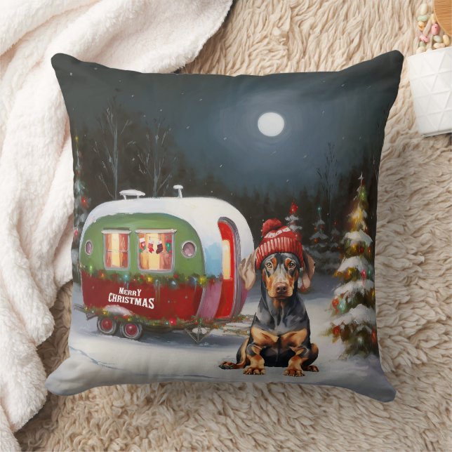 Coussin Winter Doberman Caravan Christmas Adventure (Couverture)