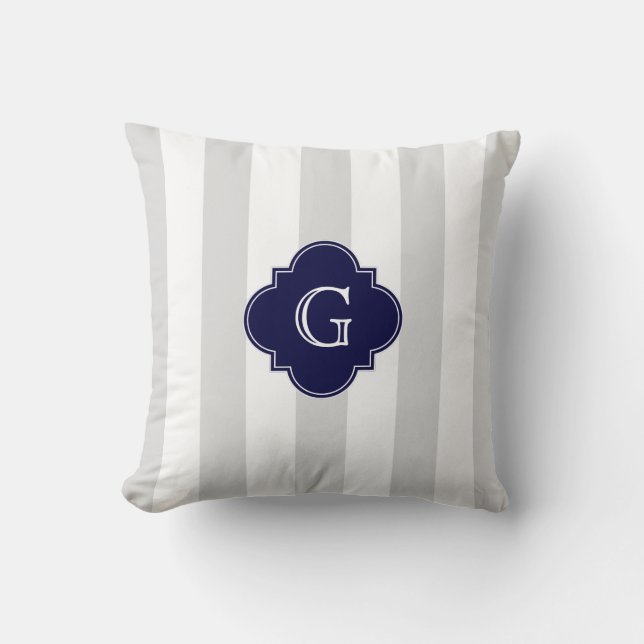 Coussin XL Gris Clair Rayures Blanches Quatrefoil Monogram (Recto)
