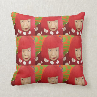 Coussin Yayoi Kusama