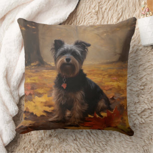 Coussin Yorkipoo dans les feuilles d'automne tombent inspi