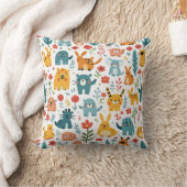 coussins coussin de couleur beige avec animaux (Couverture)