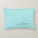 Coussins Décoratifs Aqua Blue Turquoise Moderne Script Girl Monogramme<br><div class="desc">Aqua Blue Script Turquoise Nom du monogramme et Coussin initial. La coussin fait le cadeau parfait pour 16 ans,  mariage,  douche nuptiale,  baby shower ou bachelorette pour quelqu'un décorant sa chambre en or rose.</div>