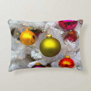 Coussins Décoratifs Arbre De Noël Blanc Aux Baubles Colorés