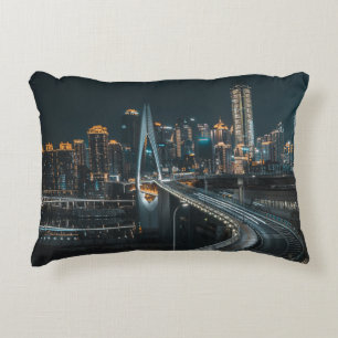 COUSSINS DÉCORATIFS BÂTIMENTS DE LA VILLE PENDANT LA NUIT