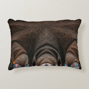 Coussins Décoratifs Brown and black wooden building interior