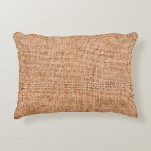 Coussins Décoratifs Brown burlap posé sur une feuille blanche. dossier