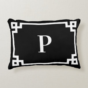 Coussins Décoratifs Clé grecque noire et blanche bordure monogramme