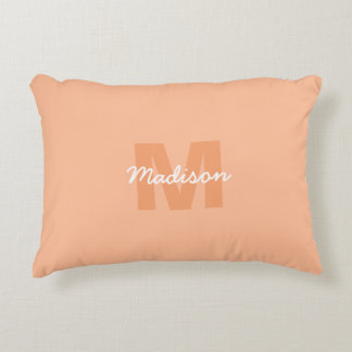 Coussins Décoratifs Couleur pêche pastel cool avec nom de monogramme p