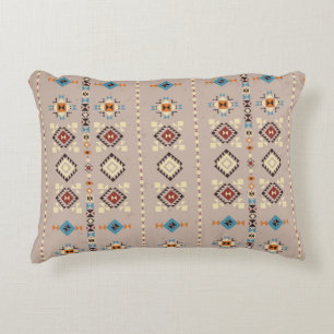 Coussins Décoratifs Ethnique : un motif tribal transparent