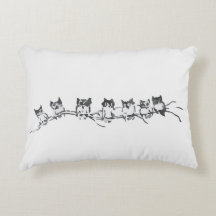 Hiboux noirs d'encre sur une conception de branche