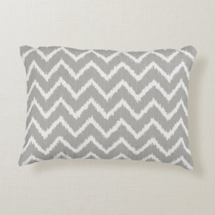 Coussins Décoratifs Ikat Chevrons - gris argent et blanc