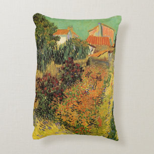 Coussins Décoratifs Jardin derrière une maison par Vincent van Gogh