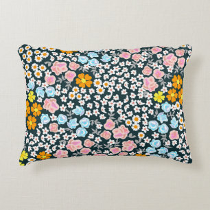 Coussins Décoratifs Jardin fleuri avec roses et fleurs sauvages. Vinta