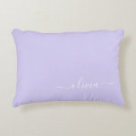 Coussins Décoratifs Lavande Purple Script Moderne Fille Monogramme Nom<br><div class="desc">Lavender Purple Script Monogramme Nom et Coussin initial. La coussin fait le cadeau parfait pour 16 ans,  mariage,  douche nuptiale,  baby shower ou bachelorette pour quelqu'un décorant sa chambre en or rose.</div>