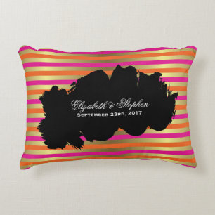 Coussins Décoratifs Mariage aux rayures métalliques roses, orange et o