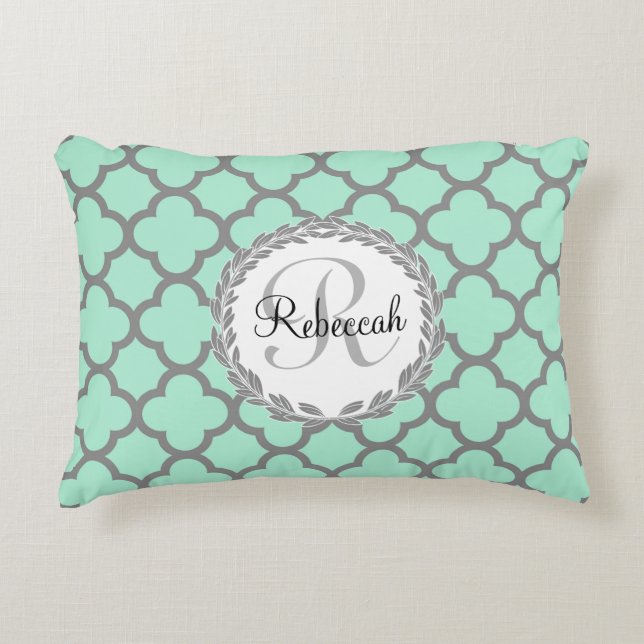 Coussins Décoratifs Mint Green Grey Quatrefoil Nom Monogramme Laurel (Devant)