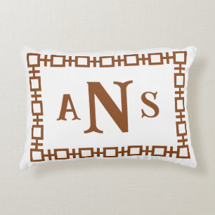 Coussins Décoratifs Monogramme de clé grecque Brown de châtaignes